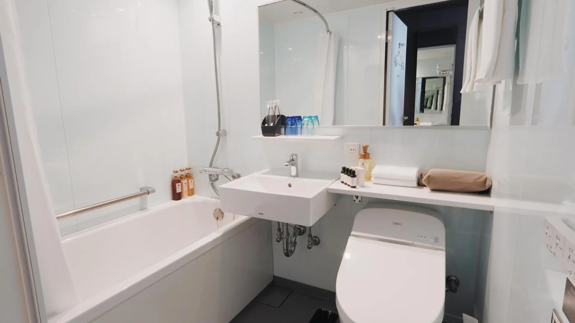 Hotel Intergate Osaka Umeda 4*,